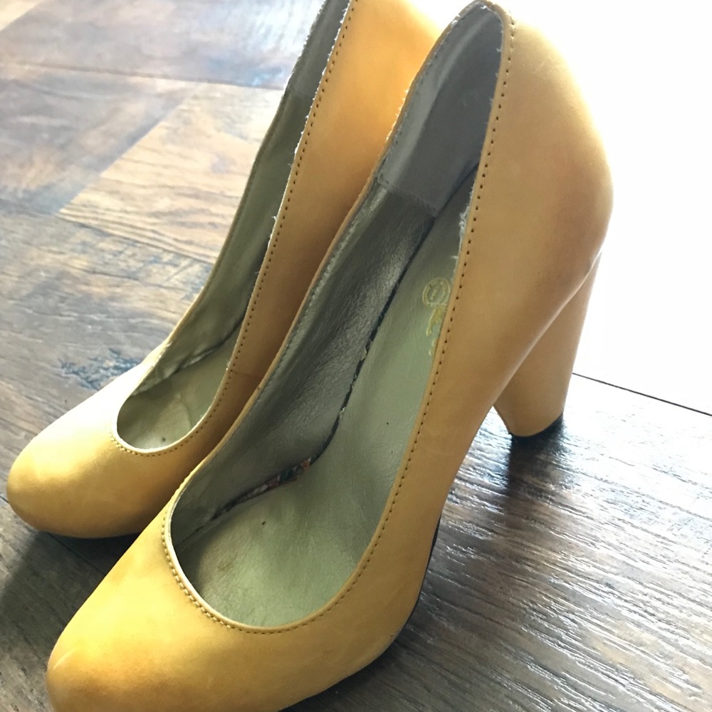Seychelles Heels. - Picture 2 of 2